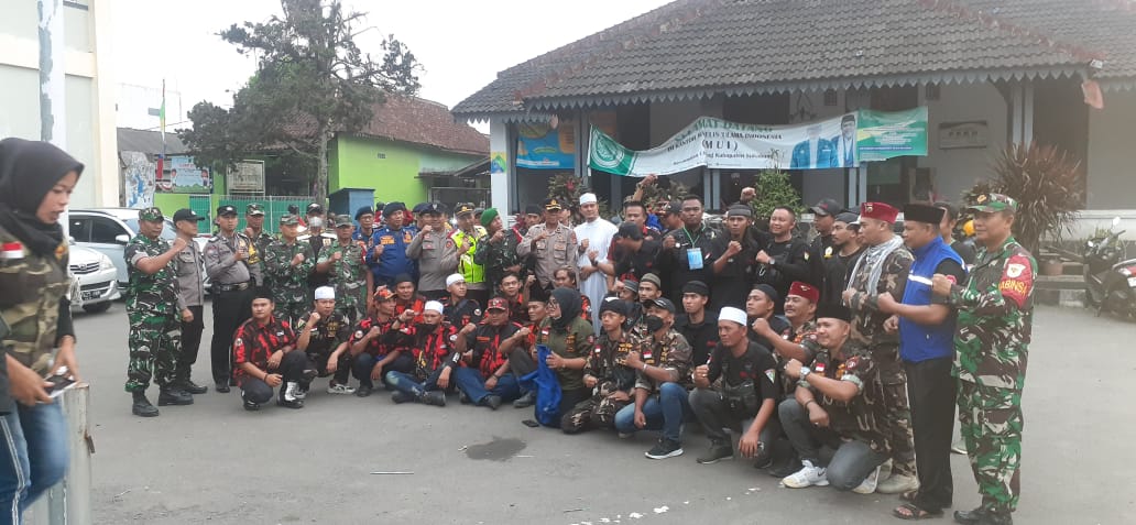 Gebyar Muharram 1445 H. Tahun 2023 A – CIBER , bersama MUI Kecamatan Cicurug di dukung oleh FORKOPIMCAM adakan santunan dan Istigoshah