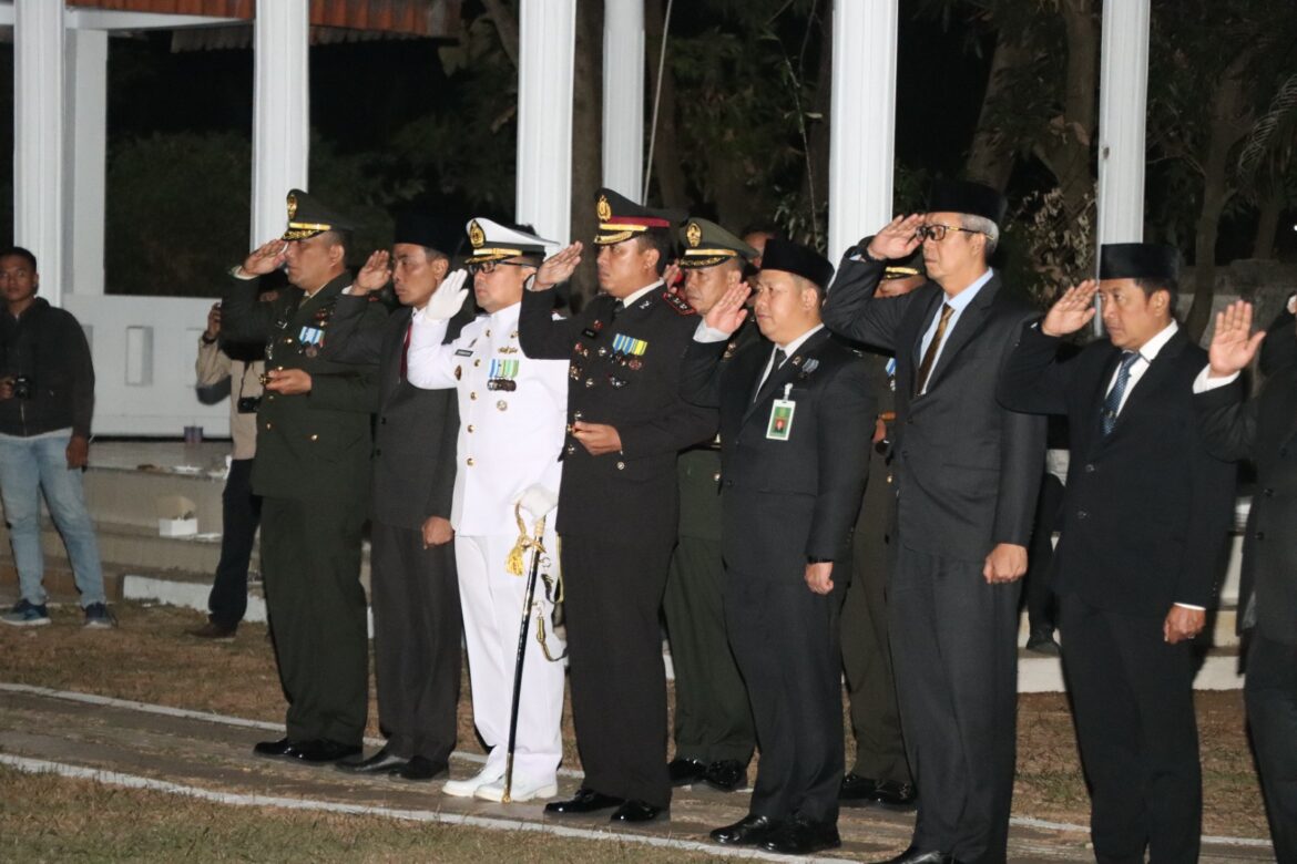 Kapolres Cirebon Kota Mengikuti Pelaksanaan Apel Kehormatan dan Renungan Suci Tingkat Kota Cirebon