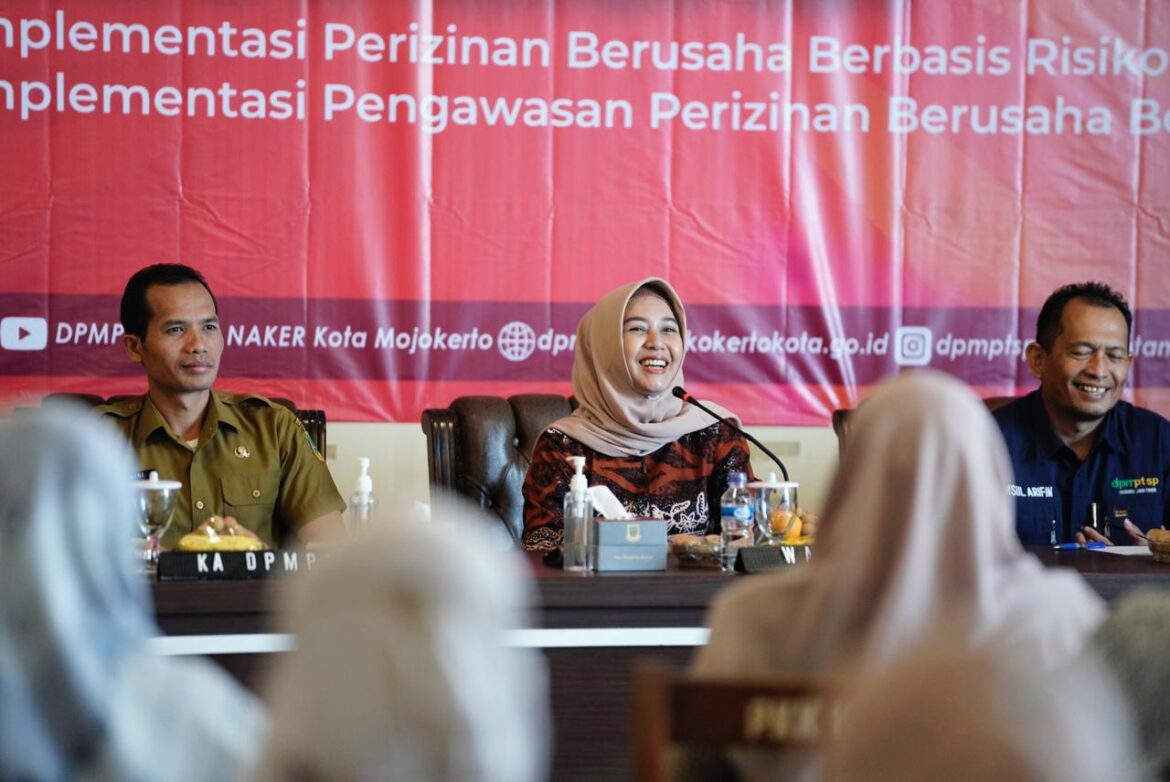 PEMKOT MOJOKERTO GELAR SOSIALISASI IMPLEMENTASI PENGAWASAN PERIZINAN BERUSAHA BERBASIS RISIKO