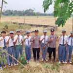 Daripada Tawuran Polresta Cirebon Ajak Siswa Tanam Ribuan Bibit Pohon