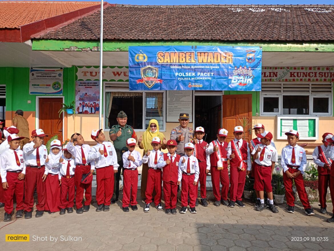 Babinsa Claket Koramil Pacet Sosialisasi Program Anti Bullying