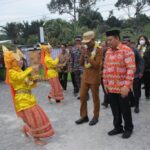 Warga Badau Sambut Pelaksanaan Gule Kabung