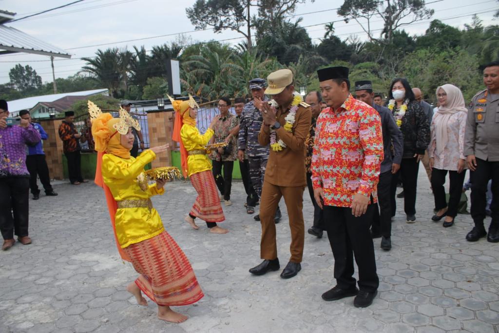 Warga Badau Sambut Pelaksanaan Gule Kabung