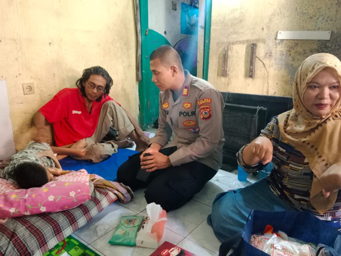 Peduli sesama Kapolsek Seltim bersama unsur muspika gelar baksos di wilayah binaan