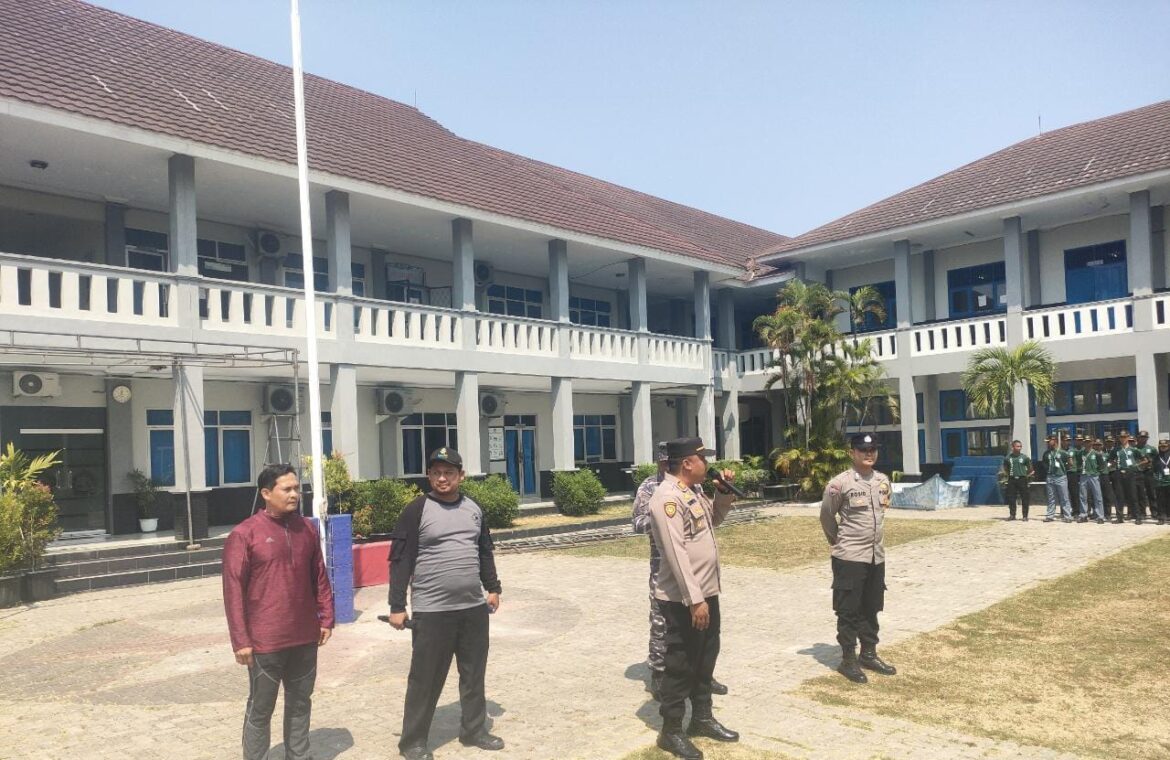 Polsek mundu berikan Binluh Pelajar SMKN 1 Mundu