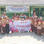 Peduli Budaya Literasi, Polsek Utbar Berikan Buku Ke SDN Samadikun Kota Cirebon