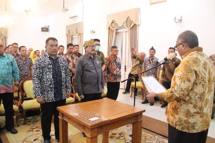 Bupati Sukabumi melantik Dewan Pengupahan