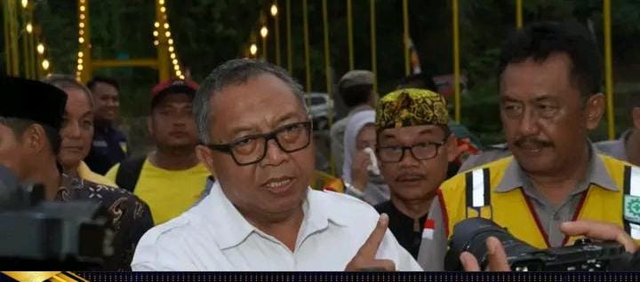 DIRESMIKAN BUPATI, JEMBATAN LALAY DESA SIRNAJAYA WARUNGKIARA KINI SIAP DIGUNAKAN,” DILENGKAPI PENERANGAN”