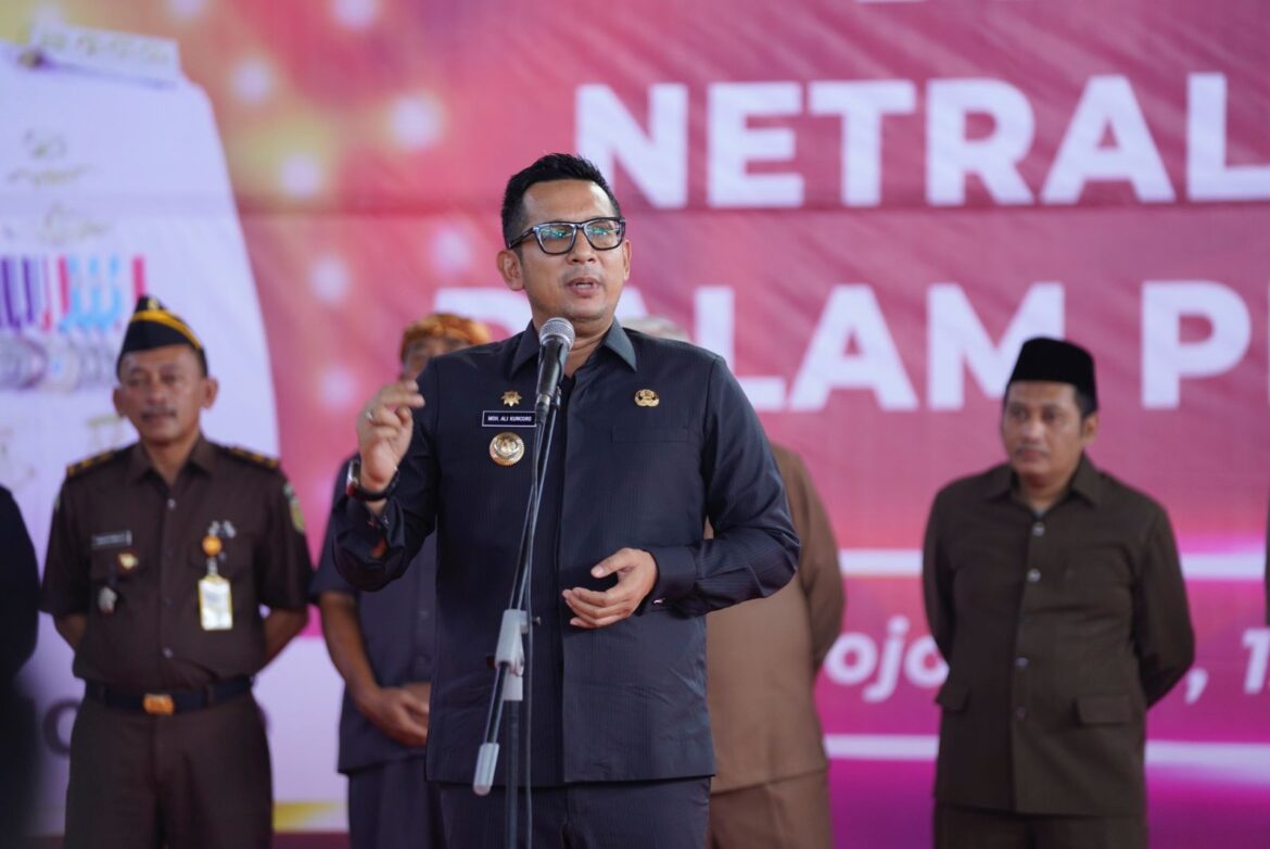 Pimpin Apel Gabungan, Pj Wali Kota Mojokerto Ali Kuncoro Tekankan ASN Harus Netral Dalam Pemilu 2024