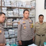 Pastikan Sarana dan Prasarana Aman, Kapolres Cirebon Kota Tinjau Gudang Logistik KPU Kecamatan Gunung Jati