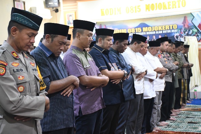 Pererat Silaturahmi, Kodim 0815 Bareng Forkopimda Kota Mojokerto Gelar Shalat Tarawih