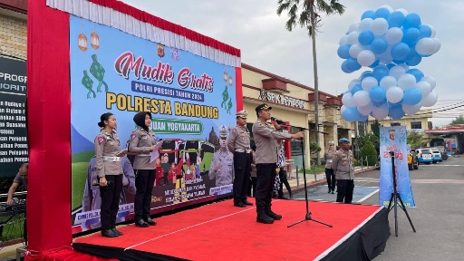 Wakapolresta Bandung AKBP Maruly Pardede Melepas 150 Pemudik Gratis Menuju Jawa Tengah