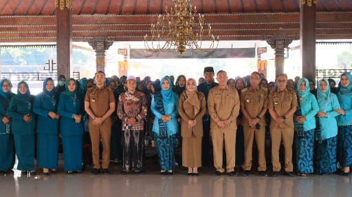 Hadiri Rapat Pleno TP PKK Kabupaten Mojokerto, Ini Pesan Bupati Ikfina.