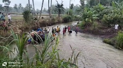 Masyarakat Sampang Turus Harapkan Pemerintah Daerah dan Provinsi Segera Realisasikan Jembatan Permanen