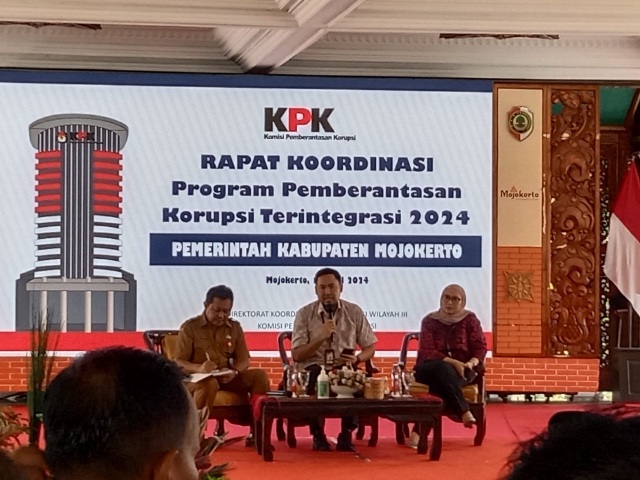 Bersama KPK, Pemkab Mojokerto Tandatangani Pakta Integritas Dan Perjanjian Kinerja