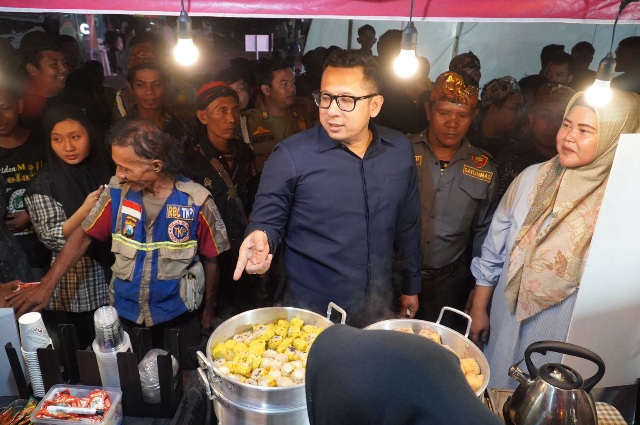 Kunjungi Pasar Jadoel Prajuritkulon Kota Mojokerto, Mas Pj Apresiasi Kreativitas Pokdarwis