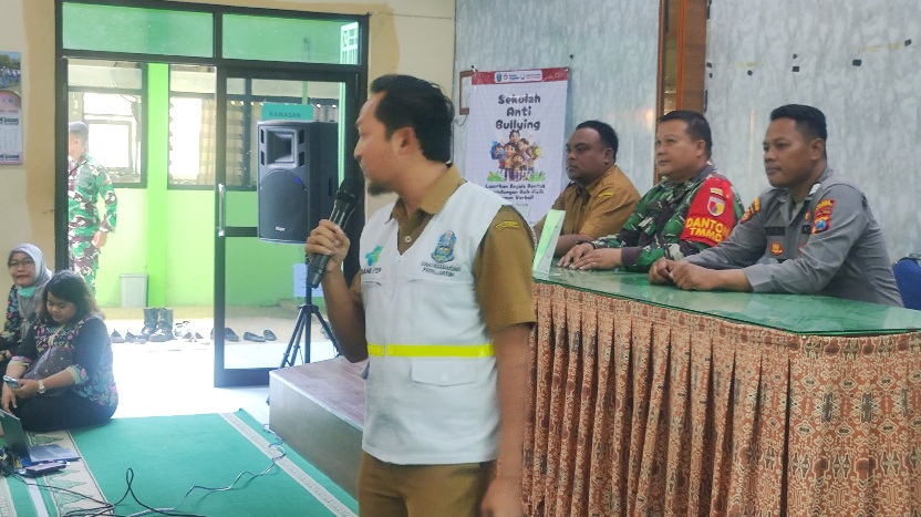 Sasaran Non Fisik TMMD Ke-121 Mojokerto, Sosialisasikan Gangguan Mata Hingga TBC di SMAN Gedeg