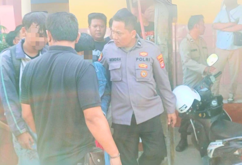 Respon Cepat Polsek Depok Bubarkan Tawuran Antar Pelajar di Kecamatan Plumbon