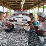 Dikira Akan Ditangkap Dua Pemulung Barang Bekas Diajak Makan Siang Bersama Kapolsek Talun