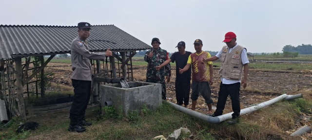 Kompak Tiga Pilar Pohkecik Tinjau Sumur & Pompa Air Untuk Kebutuhan Petani