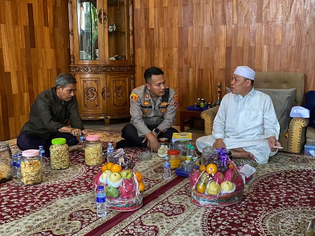 Kapolsek Pasar Kemis AKP Syamsul Bahri Mengunjungi Tokoh Agama Pondok Pesantren Al-Istiqlaliyyah