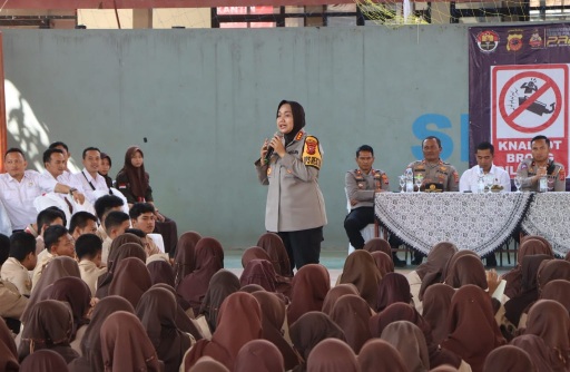 Kapolresta Cirebon Berikan Penyuluhan kepada Siswa SMAN 1 Palimanan