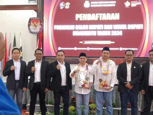 Pasangan Mubarok Resmi Mendaftar ke KPU Kabupaten Mojokerto