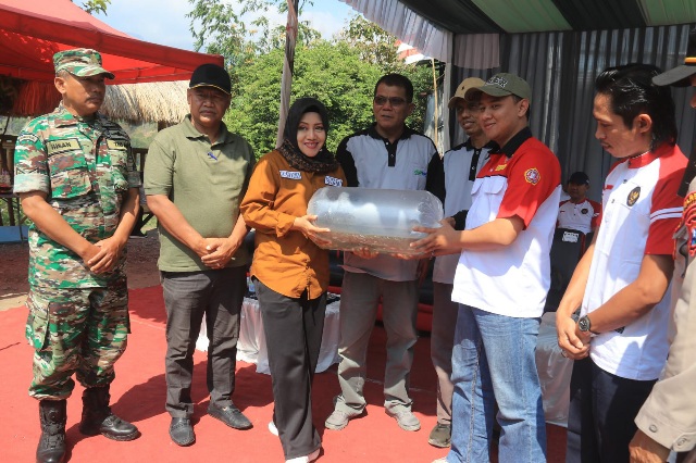 Jadikan Ikon Kuliner Khas Mojokerto, Pemkab Mojokerto Tebar 200 Ribu Benih Wader Untuk Dibudidaya