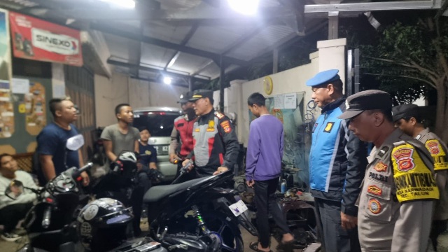 Sambangi Bengkel Motor, Polsek Talun Imbau Tidak Layani Penggantian Knalpot Tidak Sesuai Spesifikasi Teknis