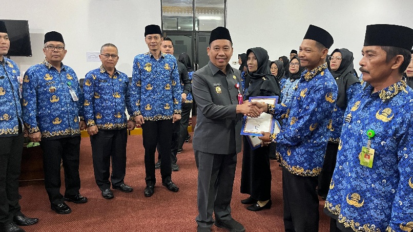 PJ.Sekretaris Daerah Kabupaten Tanggamus Melantik dan Pengambilan Sumpah Atau Janji PNS Dalam Jabatan Fungsional Guru Pengangkatan Pertama di Lingkungan Pemerintah Kabupaten Tanggamus