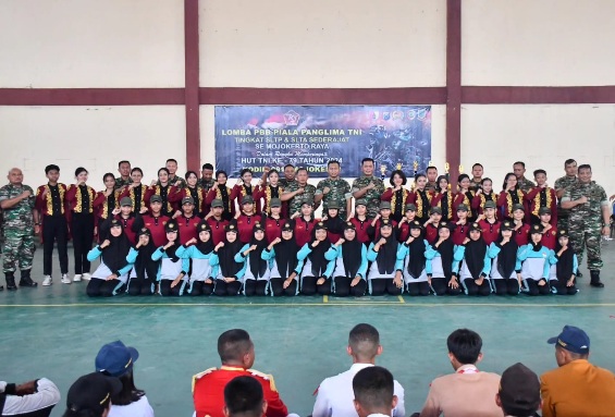 SMAN 1 Gondang dan SMPN 1 Kota Mojokerto Menjuarai Lomba PBB Piala Panglima TNI Tingkat SLTP – SLTA se-Mojokerto Raya