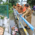 3 Jam Diguyur Hujan Deras, Pj Bupati Belitung Langsung Pantau Rumah Warga Kampung Amau