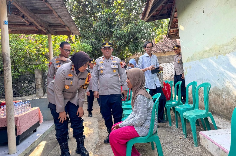 Polri Peduli, Kapolresta Cirebon Berikan Bantuan Kepada Anak Berkebutuhan Khusus