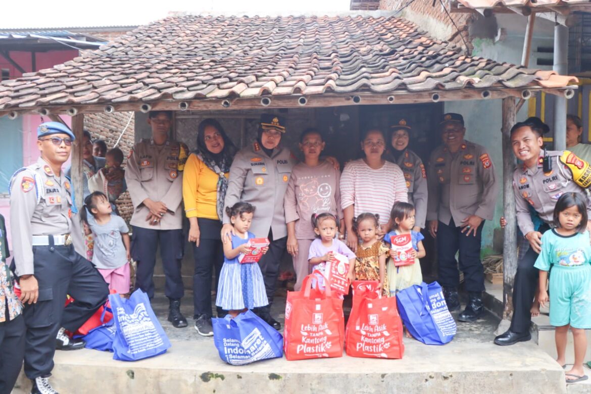 Kapolresta Cirebon Menjenguk dan Berikan Bantuan kepada Anak Asuh Stunting